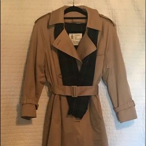 EUC London Fog long trench coat Size 12P.